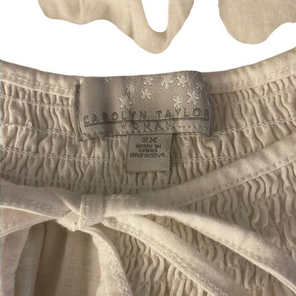 Carolyn Taylor White Peasant Top | Size 2X - Picture 4 of 6